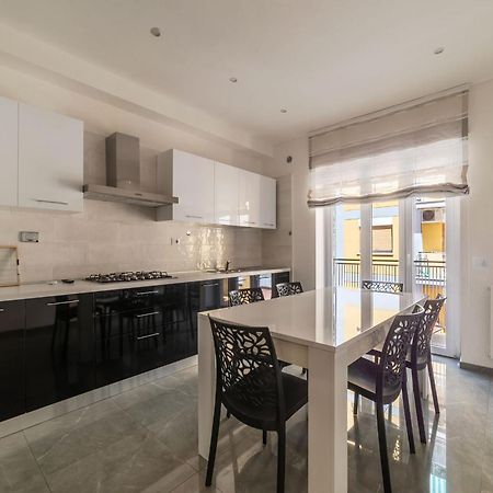 Joivy Delightful 3-Bed Flat With Balcony Apartment Roma Ngoại thất bức ảnh