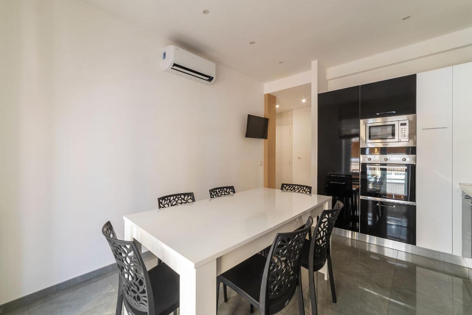 Joivy Delightful 3-Bed Flat With Balcony Apartment Roma Ngoại thất bức ảnh